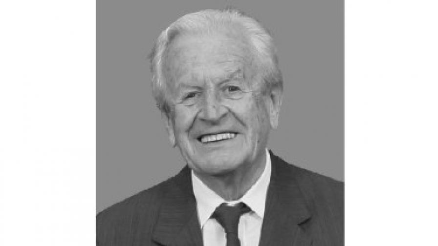 Почина проф. Александър Дойчинов