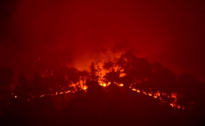 Огненото бедствие в Гърция: Резултат на климатичните промени или и на нещо друго?
