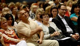 На учредителната конференция на Жени ГЕРБ през юли 2008 г.