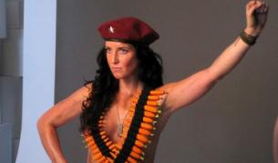 Кадър от фотосесията на Лидия Гевара