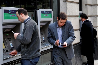 Застрашителен ръст на лошите заеми