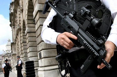 Великобритания намали нивото на терористична заплаха