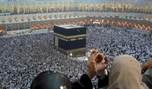 Без деца и възрастни в Мека заради грипа