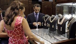 Безразбороното храчене на пари приключи