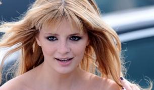 Миша Бартън пристига на модно ревю в Берлин миналото лято