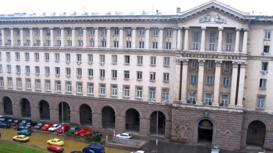 Правителството даде пари за служебни адвокати