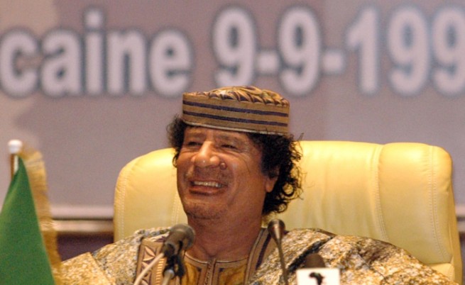 Прекаленото сближаване с Кадафи е опасно