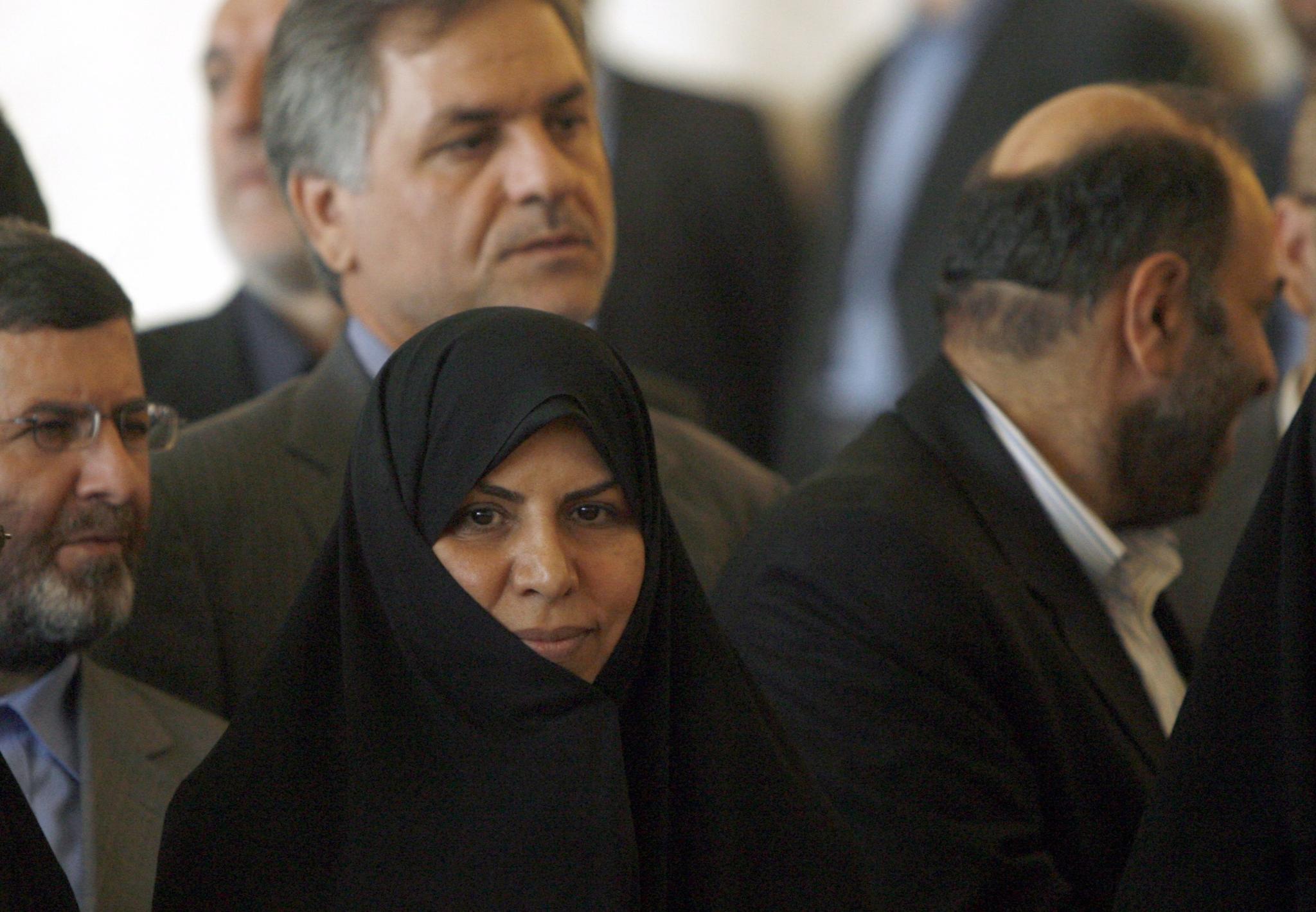 Иран подкрепи първата жена министър