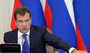Медведев: Има признаци за възстановяване на икономиката
