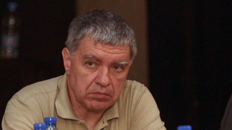 Проф. Михаил Константинов