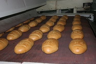 Експерти срещу минимална цена за хляба