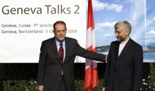 Хавиер Солана заедно със Саид Джалили на пресконференцията днес