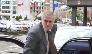 Валентин Петров