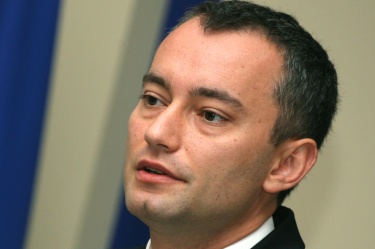 България преразглежда оръжейни сделки