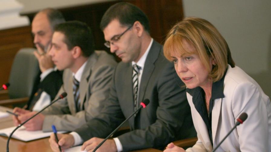 На прсконференция след заседанието на правителството днес говориха министрите Симеон Дянков, Йорданка Фандъкова и Тотю Младенов