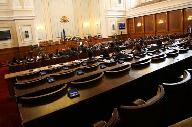 Депутатите все пак бягат от работа