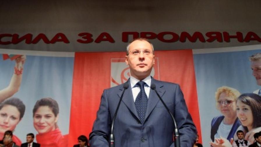 Станишев остава председател на БСП