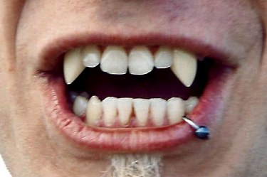 Побой над зомби, убийство на вампир