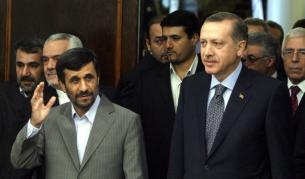 Премиерът Реджеп Тайип Ердоган на среща с иранския президент Махмуд Ахмадинеджад в Техеран (27 октомври 2009)