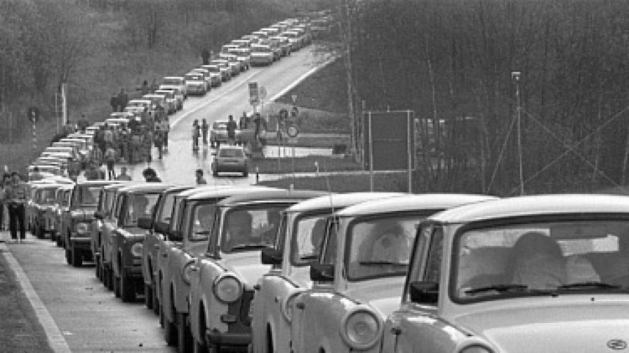 Началото на ноември 1989: Колона на германо-чехословашката граница