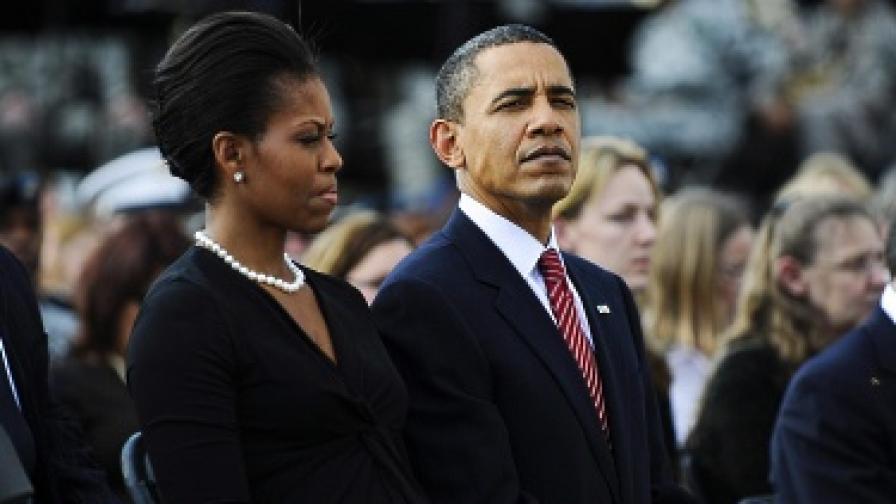 Първата двойка на САЩ на траурната церемония във Форт Хууд