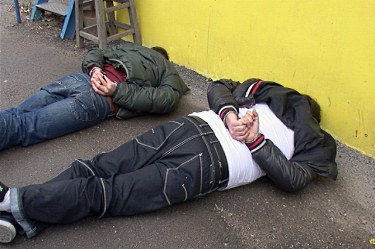 Хванаха двама, обрали пенсии от пощальонка