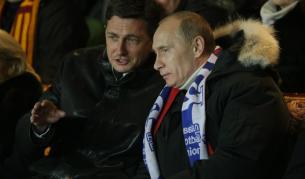 След официалната част Путин и гостът му Борут Пахор отидоха на футболния мач Русия-Словения - плей оф от квалификациите за световното първенство, който завърши при резултат 2:1