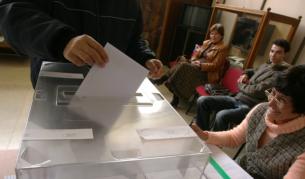 Единадесет задържани за купуване на гласове