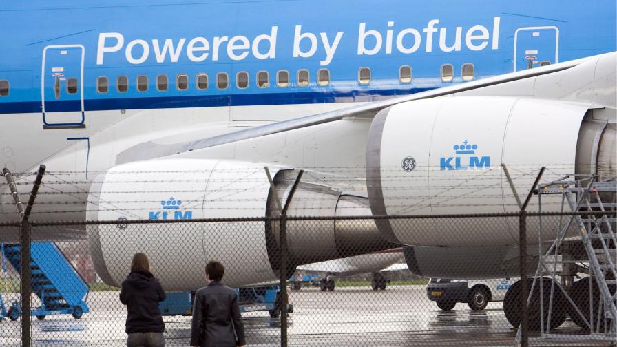 "Ка Ел Ем" летя първа с биогориво
