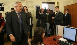 В началото на месеца премиерът Борисов откри национална телефонна линия с единен европейски номер 116 111, предназначена за деца в риск