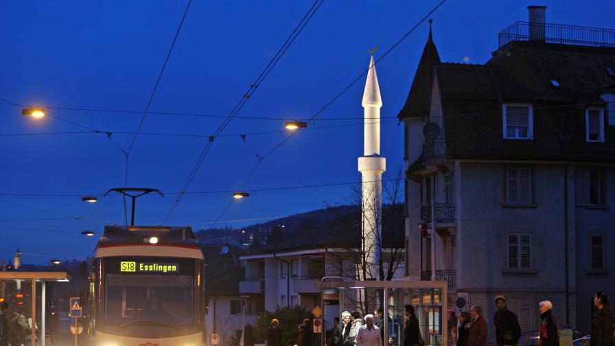 Минарето на джамията в Цюрих