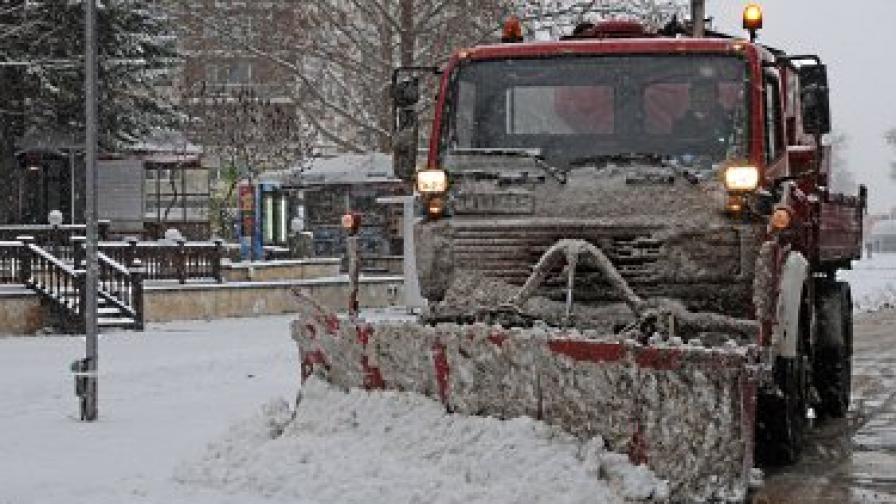 Плевнелиев: Ситуацията с почистването на снега е много тежка