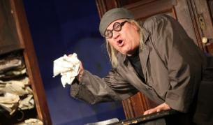 Георги Мамалев в постановката "Сако от велур"