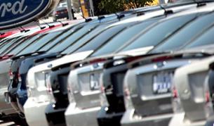 Транспортиране на автомобили "Форд", произведени в Германия, през Рейн