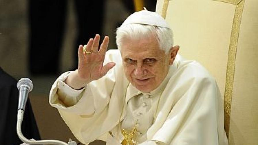 Папата към свещениците: "Вървете и блогирайте!"