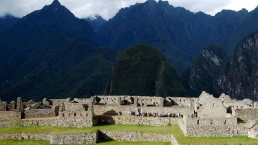Свлачища блокираха 2000 туристи в Перу