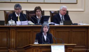Министърът на правосъдието Маргарита Попова пред народните представители