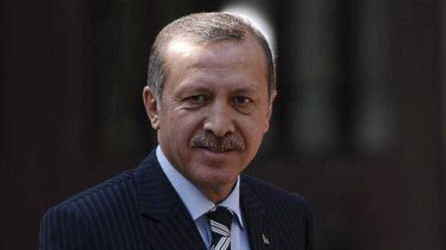 Групата е обвинена, че е планирала бомбени атентати в Турция, за да принуди армията да свали от власт правителството на премиера Реджеп Тайип Ердоган