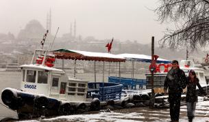 Движението на корабчетата между двата бряга на Истанбул е спряно