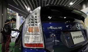 "Тойота" вече започна да изтегля и над 430 хил. свои хибридни автомобила по света