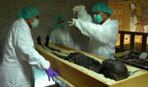 От мумията на Тутанкамон бил извлечен ДНК материал за анализ