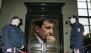 Алексей Петров остава в ареста, петима излизат