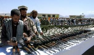 През 2005 г. десетки хиляди бивши муджахидински бойци, участвали в конфликта с Русия и талибаните, предадоха оръжието си в рамките на програмата за разоръжаване, подкрепена от ООН