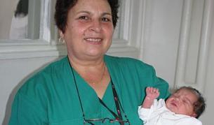 Бебето на друга невръстна майка - 11-годишна ромка от Сливен