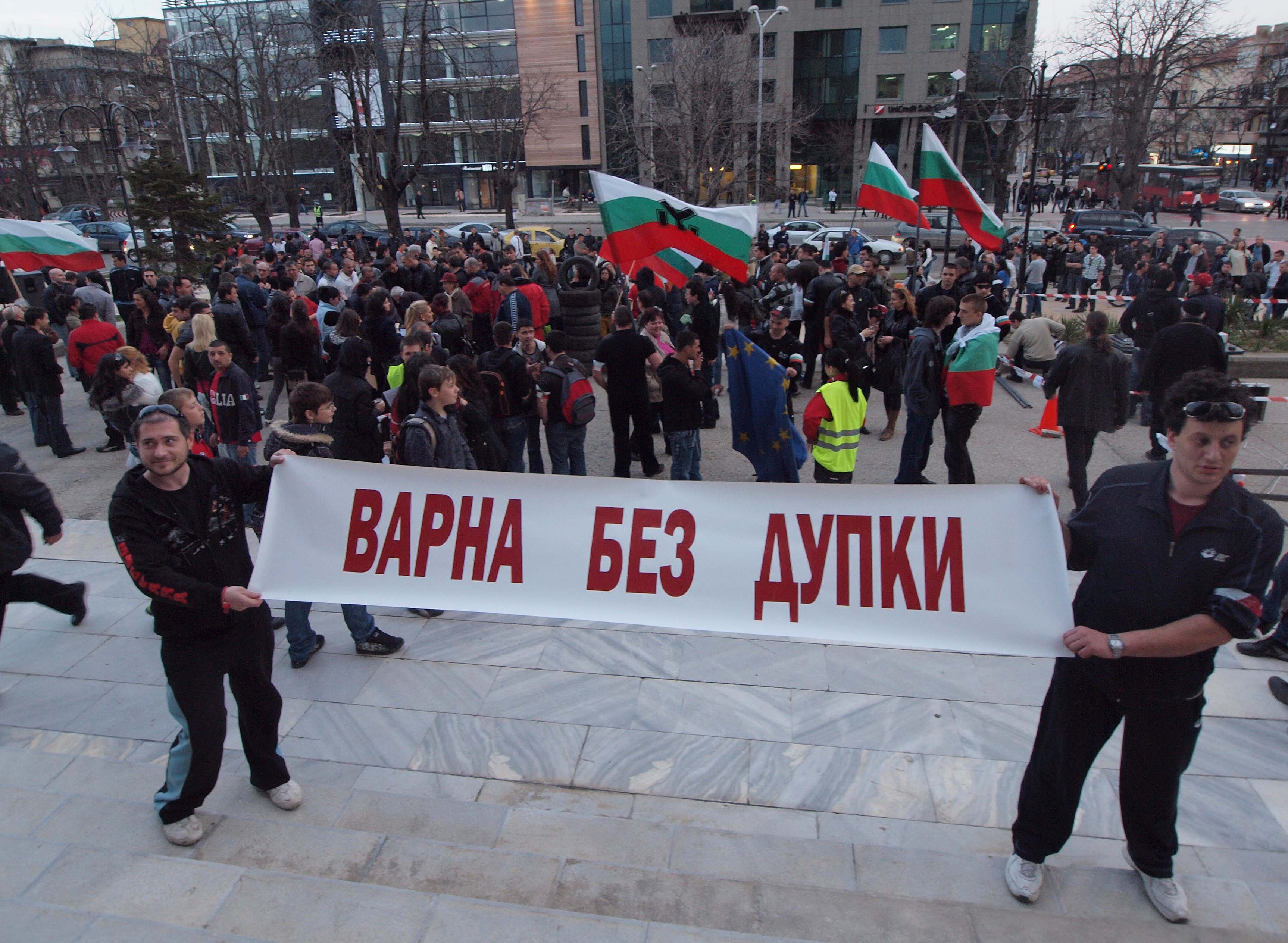 Фандъкова ще запълни дупките до края на април