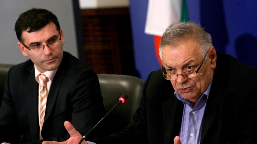 Президентът на КНСБ Желязко Христов и вицепремиерът Симеон Дянков на заседанието на Тристранния съвет