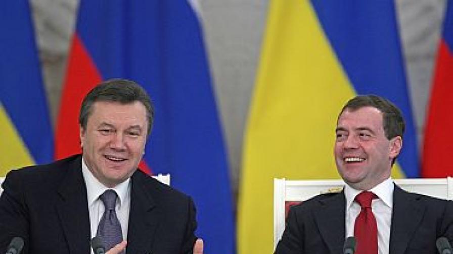 Янукович сложи кръст на НАТО и евронадеждите