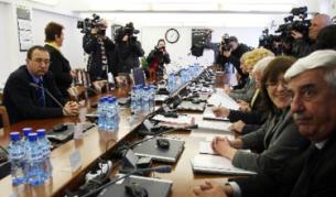 Изслушването на Роман Василев (вляво)