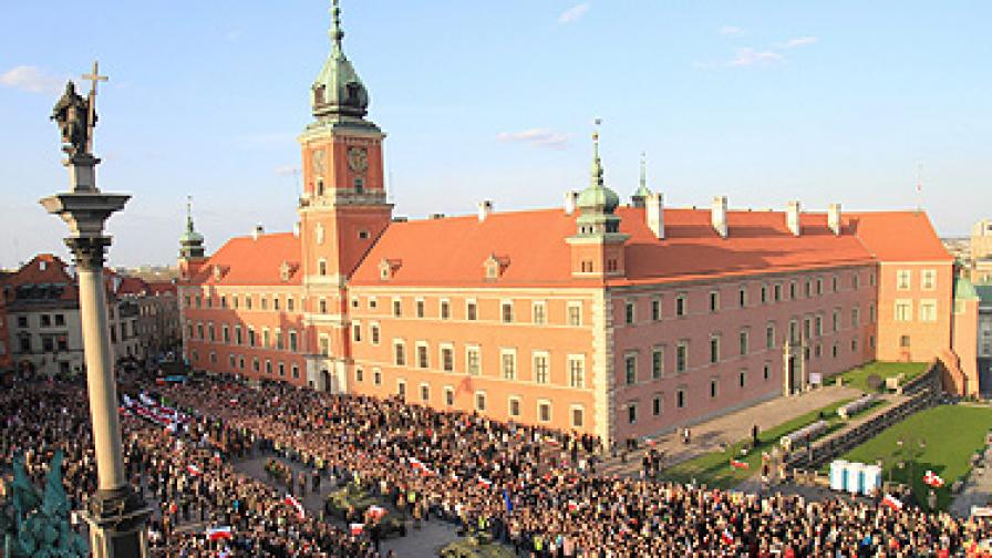 100 хил. души отдадоха днес почит на Качински