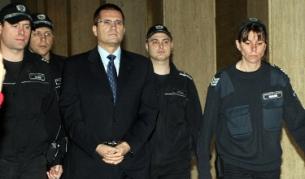 Николай Цонев при пристигането му в съда